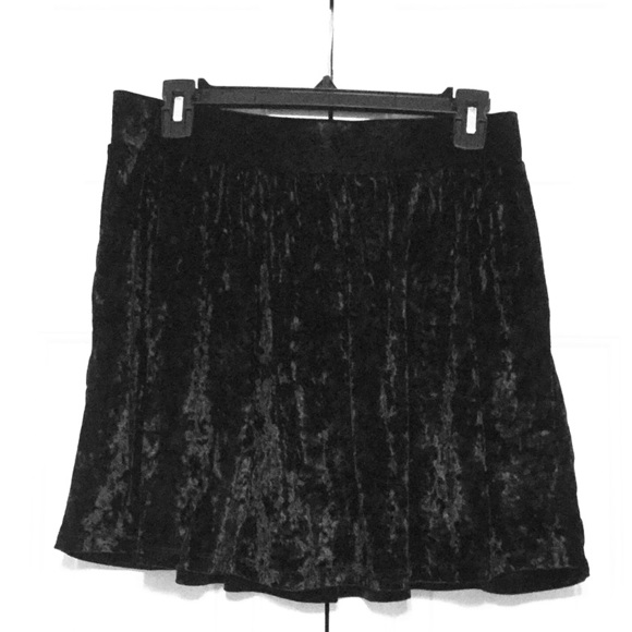 Little black skirt - Picture 1 of 1